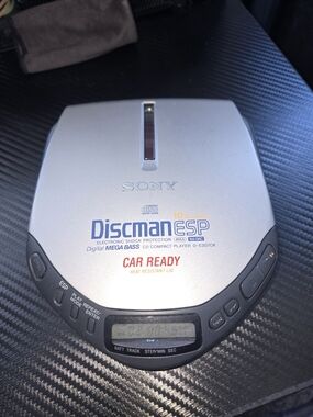 Sony Discman D-E307CK Portable CD Player Silver ESP Mega Bass Car Ready WORKS
